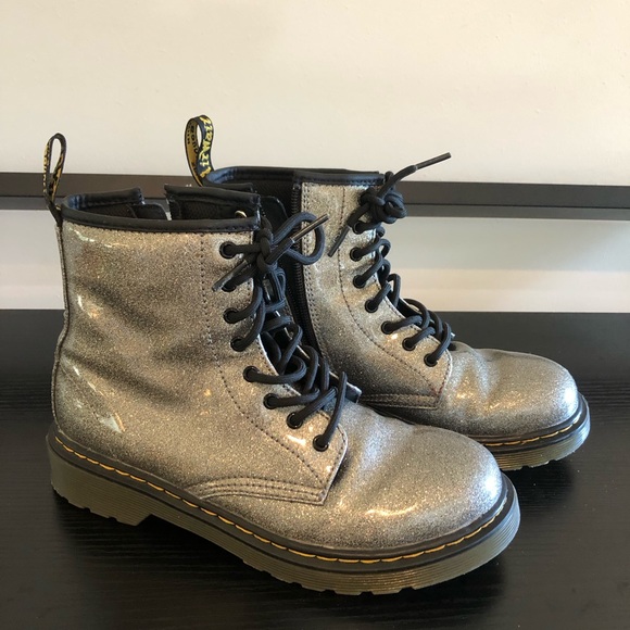 Dr. Martens Other - Dr. Martens in silver glitter